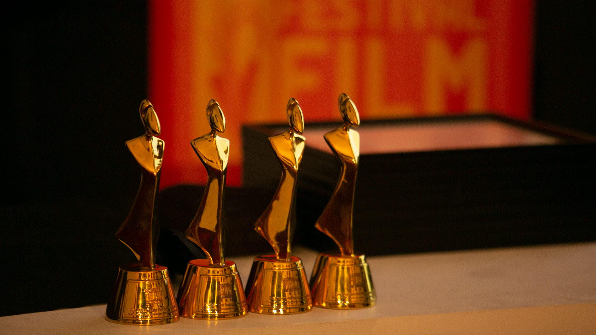 Trofi Penghargaan Festival Film Dokumenter