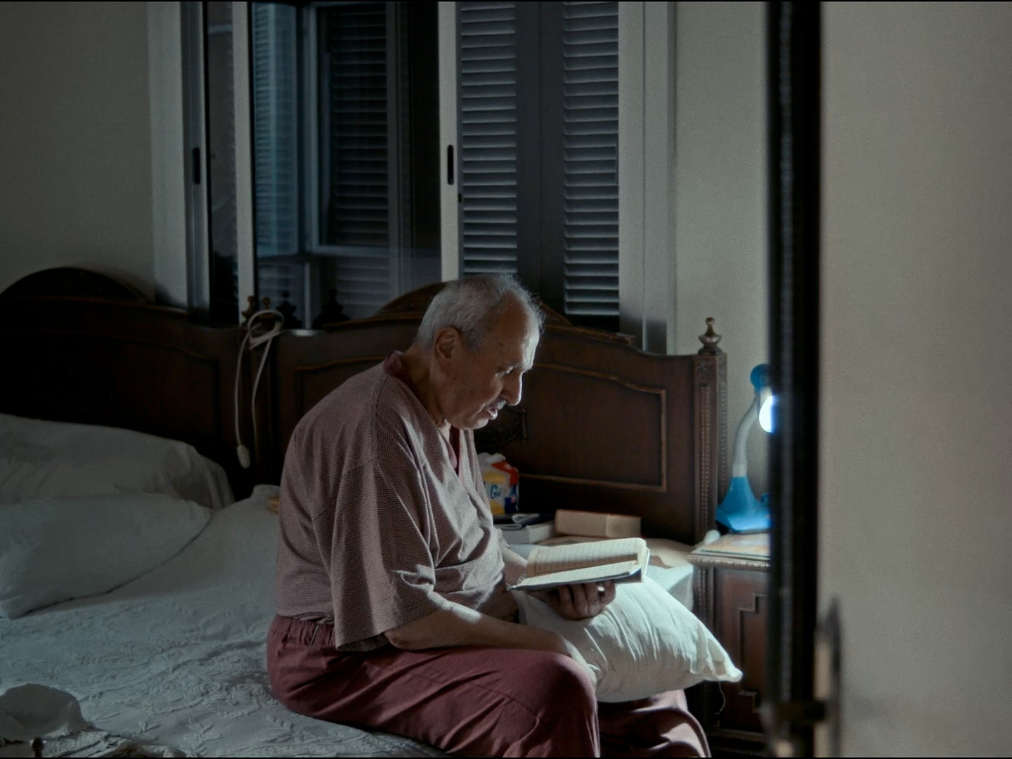 We are inside (2024)